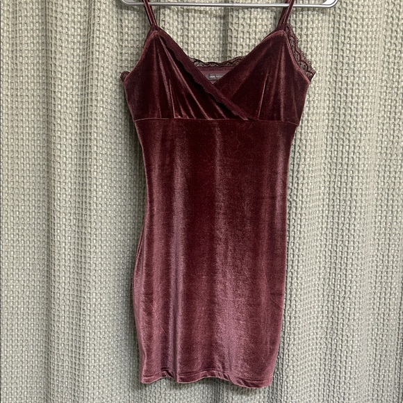 Urban Outfitters Bernadette Velvet Mini Dress - Picture 3 of 5